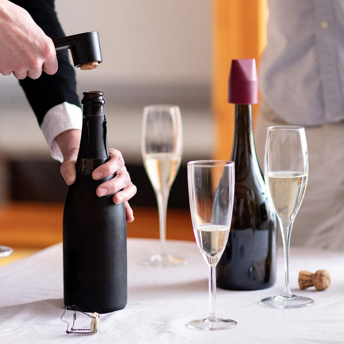Rabbit Wine and Champagne Sealer
