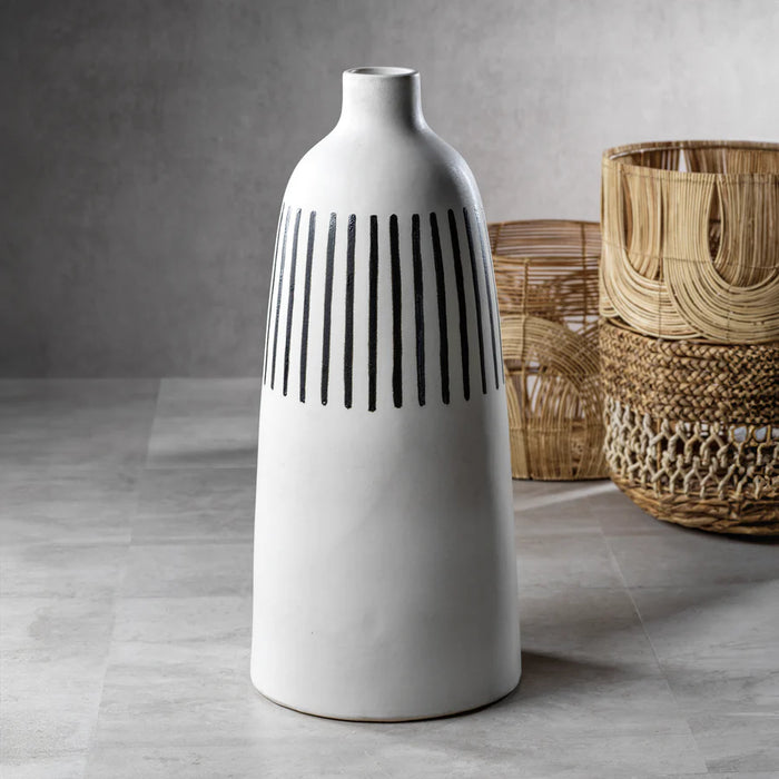 Salento All white Earthenware Vase