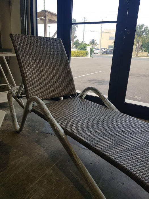 WAO-142L- Stackable Lounger