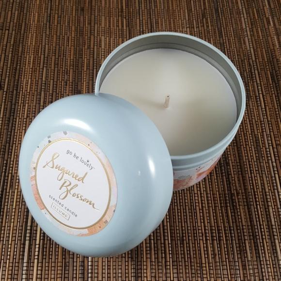 Sugared Blossom Tin Candle