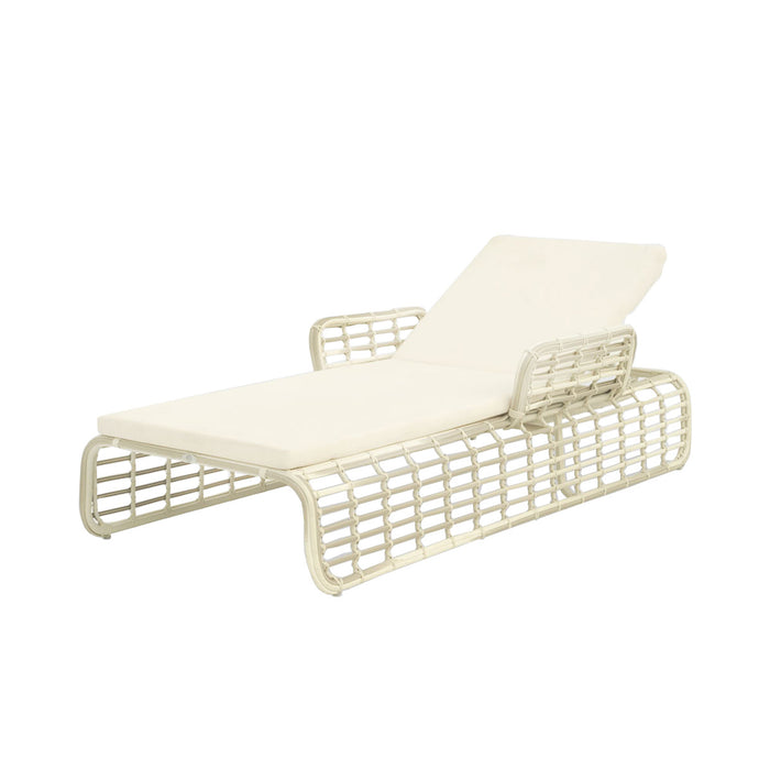 Villa Chaise Lounger