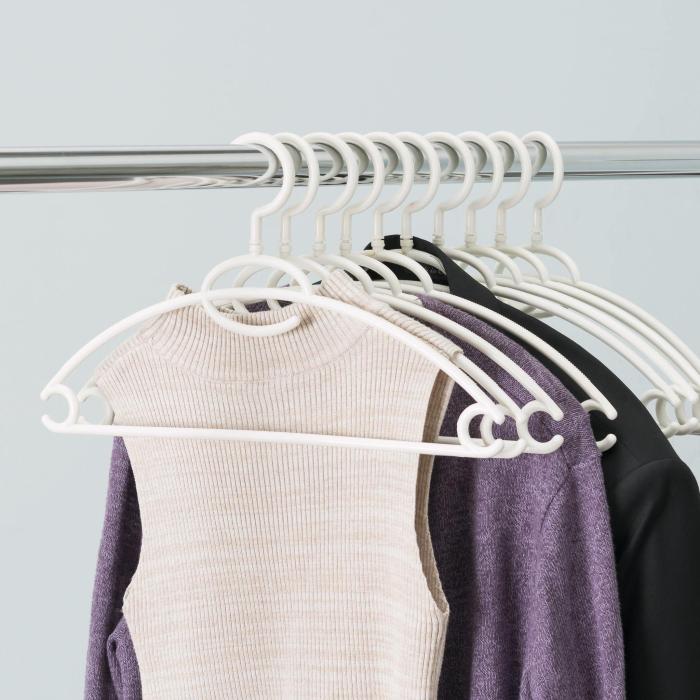 10-Pack Plastic Hanger Set