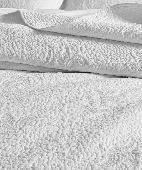 Stenciled Leaves F/Qn Quilt - White