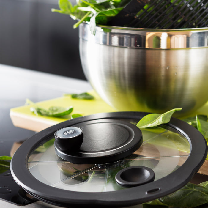 9.5" Salad Spinner With Glass Lid