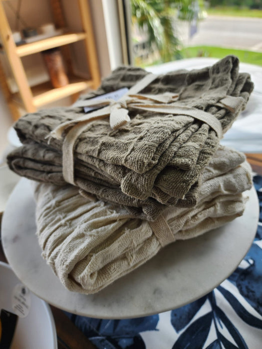 Set Of 2 Assorted White & Olive Waffle Towel