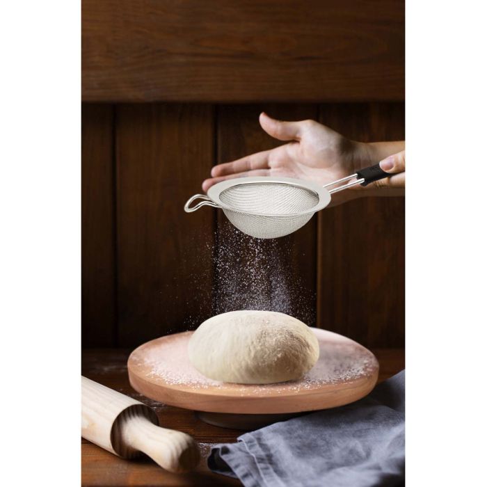 Strainer w/Silicone Handle