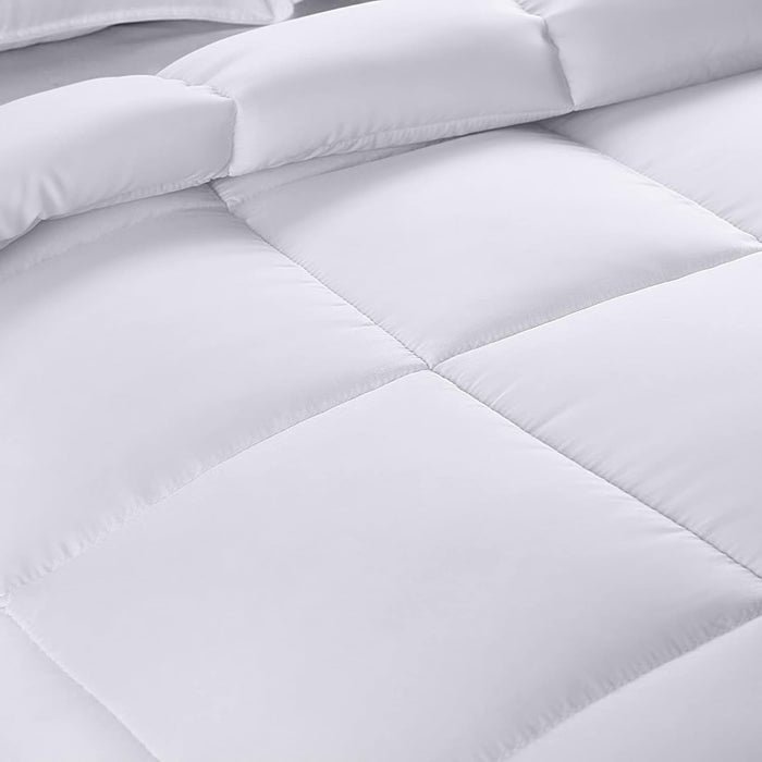 Plush Siliconized Fiberfill White Bed Comforter