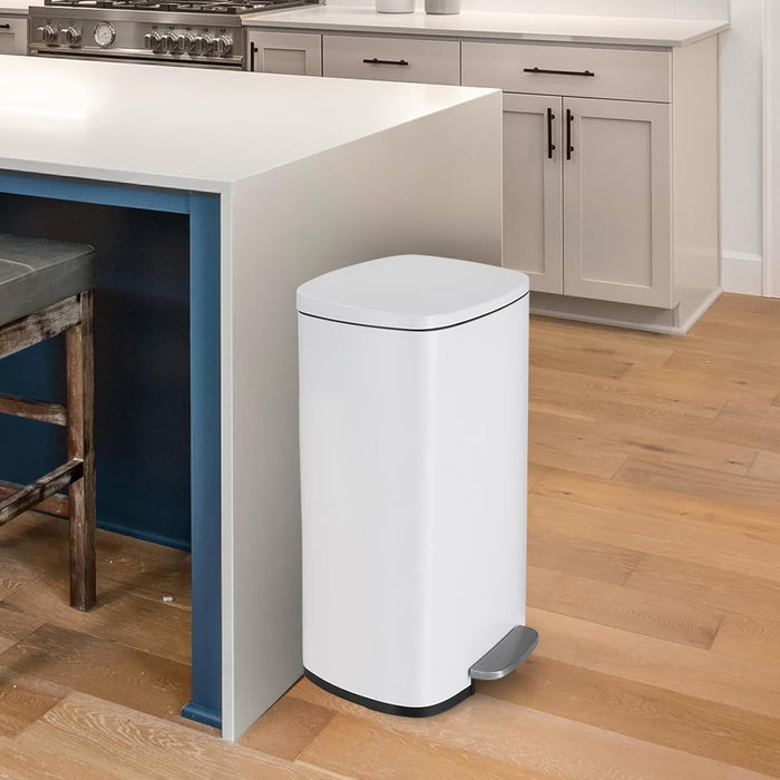 8 Gallon White Trash Can