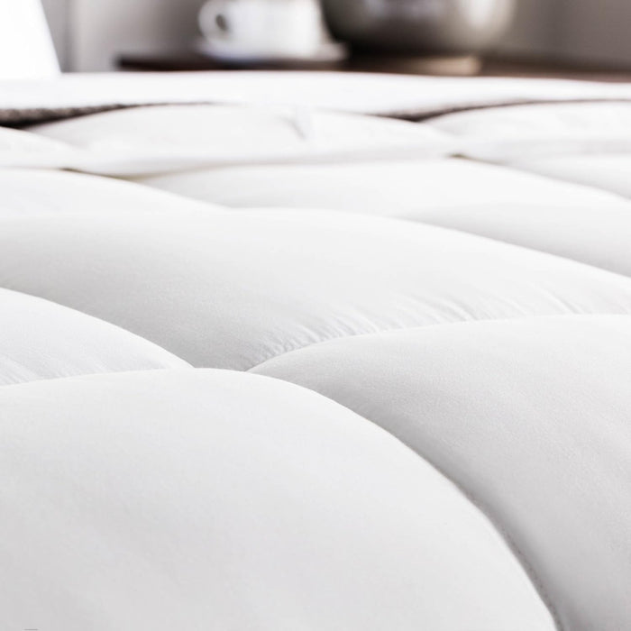 Weekender Quilted Down Alternative Comforter - White