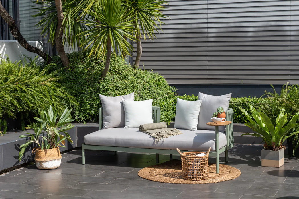 Mica Corner Daybed w/Side Table