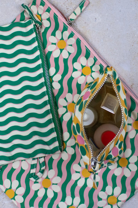Wavy Daisy Pouch