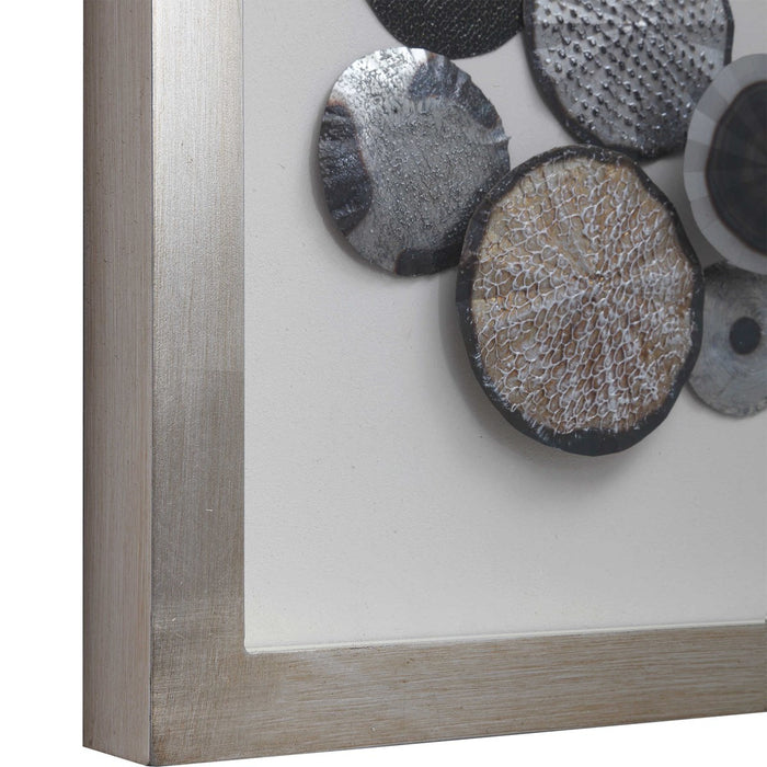 Omala Shadow Box