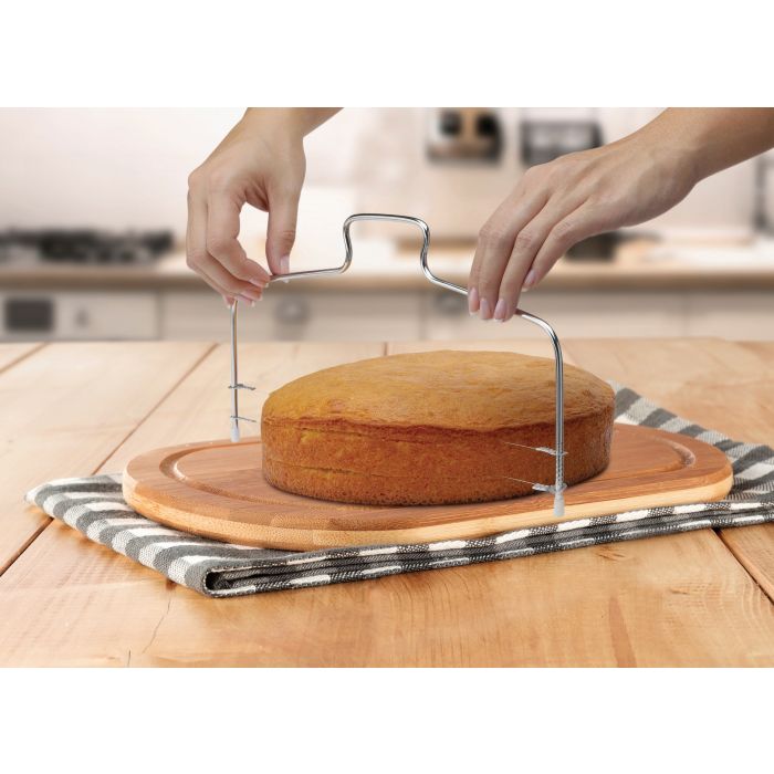 Mrs. Anderson's Cake Cutter